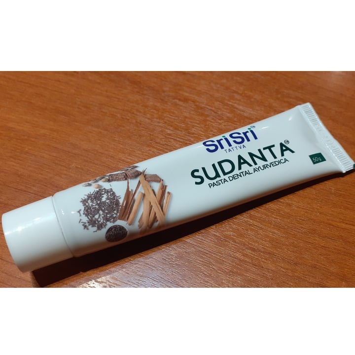photo of SriSri Tattva Sudanta Pasta Dental Libre de Fluor 50gr shared by @malenaezcurra on  17 Aug 2020 - review