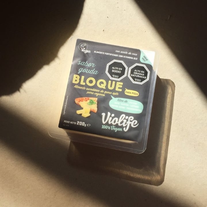 photo of Violife Bloque sabor Gouda shared by @gabymoncada on  24 Sep 2021 - review
