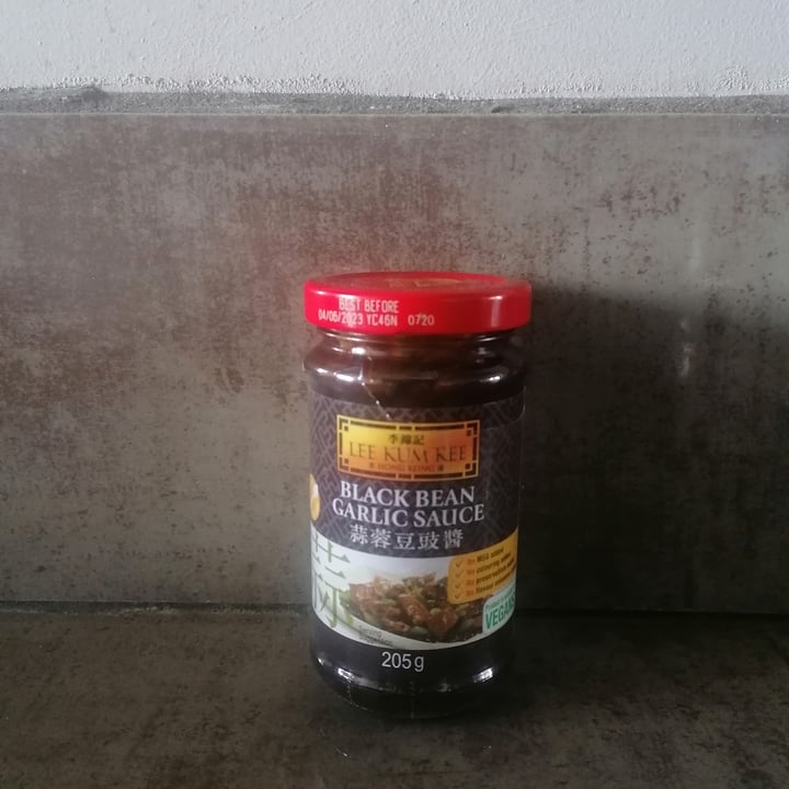 photo of Lee Kum Kee Black bean garlic sauce shared by @isabelless on  08 Mar 2022 - review