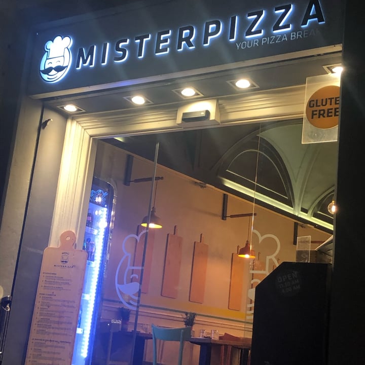 photo of Mister Pizza Pizza Ai Funghi Porcini Vegan shared by @mau-vegan on  02 Jul 2022 - review