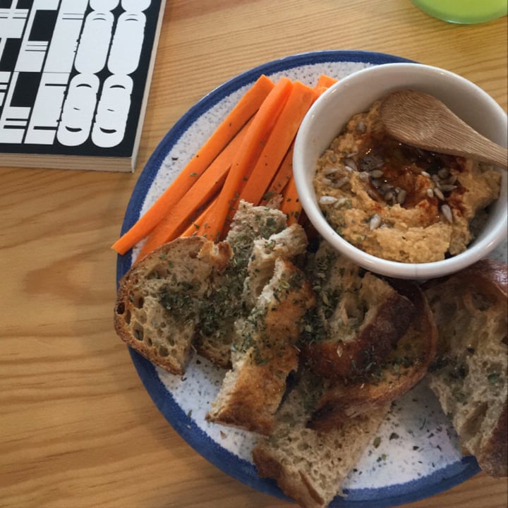 review photo of Kind Kitchen Hummus shared by @mariaperes on 10 Jun 2021 - review