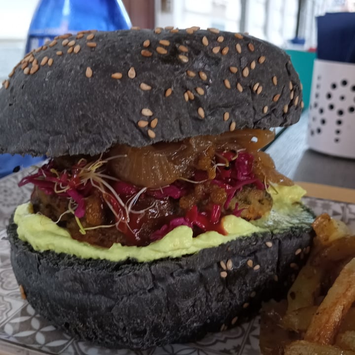 photo of Nabi, Natura Biologica Hamburger Ninja shared by @tbbrr on  24 Jul 2022 - review