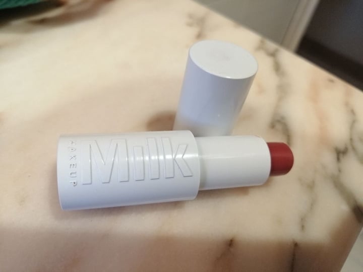 review photo of Milk Makeup Barra de labios shared by @anagalleyda on 06 Mar 2020 - review