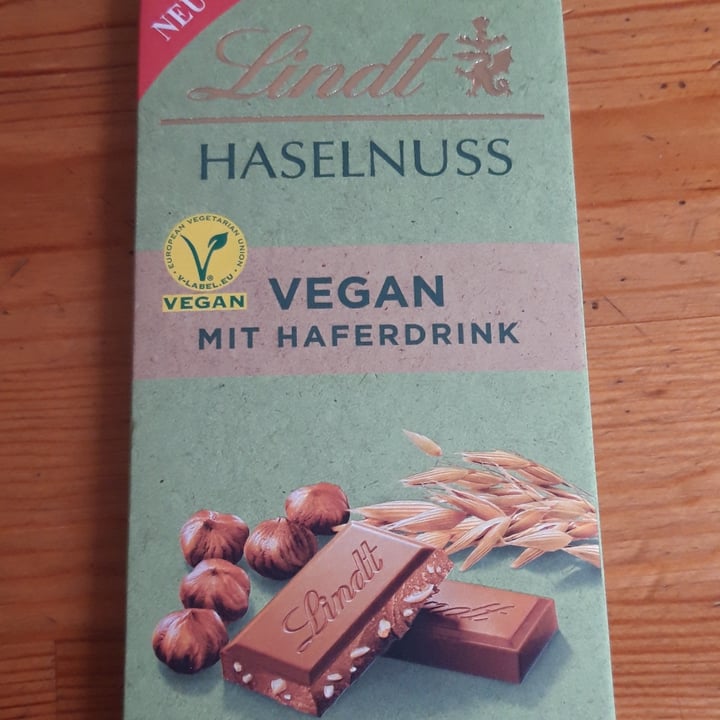photo of Lindt Haselnuss Vegan Mit Haferdrink shared by @alexkoo on  24 May 2022 - review