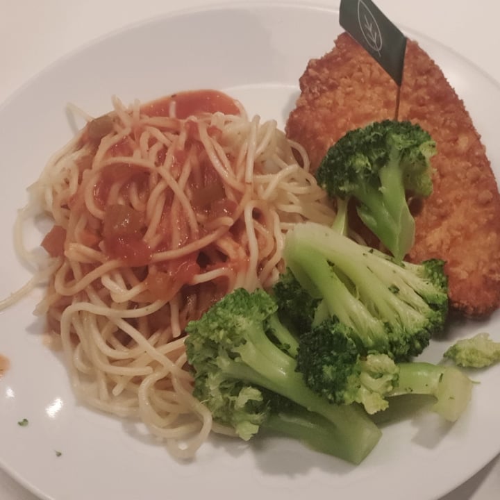 photo of IKEA Restaurant Plant based schnitzel shared by @mushroomtarian on  13 Oct 2021 - review