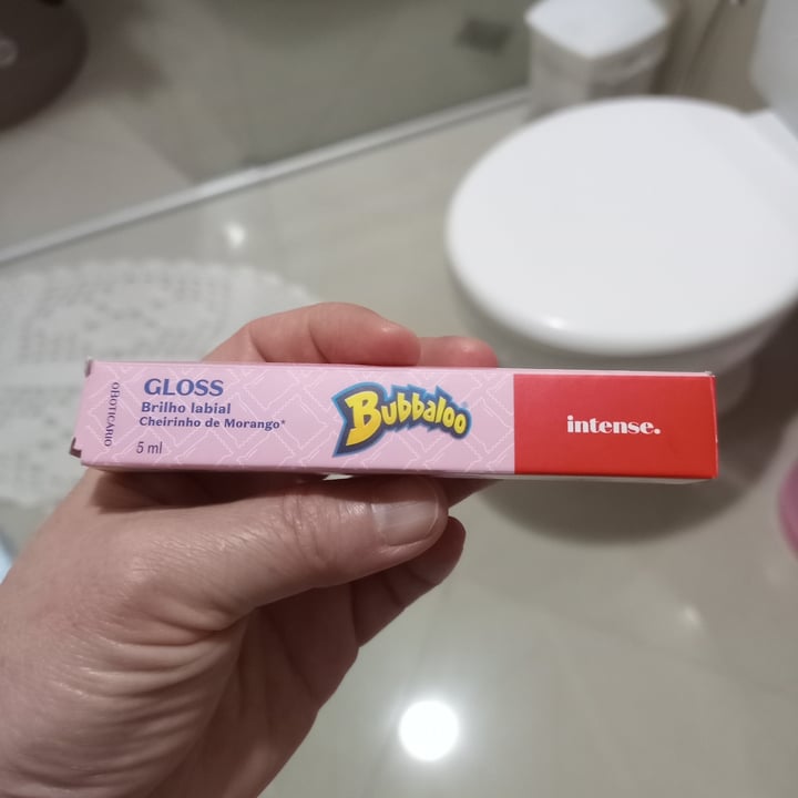 photo of O Boticário Gloss Brilho Labial Cheirinho de Morango Bubbaloo shared by @meireyumi on  31 Oct 2022 - review