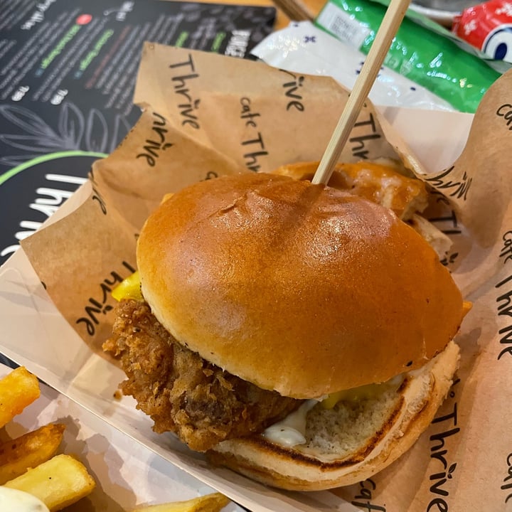 photo of Cafe Thrive Fried ‘Chicken’ Burger shared by @chrisj on  26 Nov 2022 - review