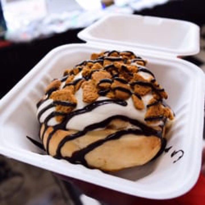 review photo of Cinnaholic (Permanently Closed) Cinnabon shared by @theflashshoes on 12 Aug 2018 - review
