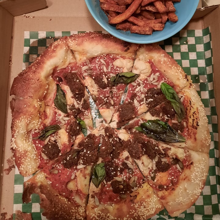 review photo of Piccolino Pizza Luigi's Beet Balls 12" shared by @essythevegan on 28 Jan 2021 - review