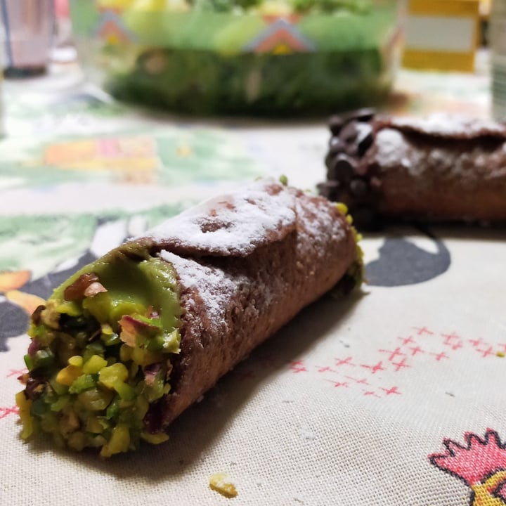 photo of Trinacria Pizzeria Cannolo al pistachio shared by @larabeans on  05 Dec 2021 - review