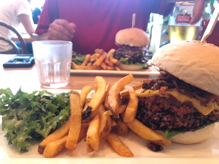 photo of Plant Café & Kitchen chili cheeseburger shared by @ohhonestlyerin on  02 Sep 2019 - review