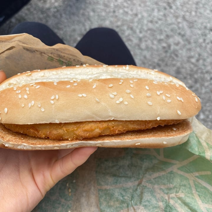 photo of Burger King Vegan Royale shared by @bethany0990 on  03 Aug 2021 - review