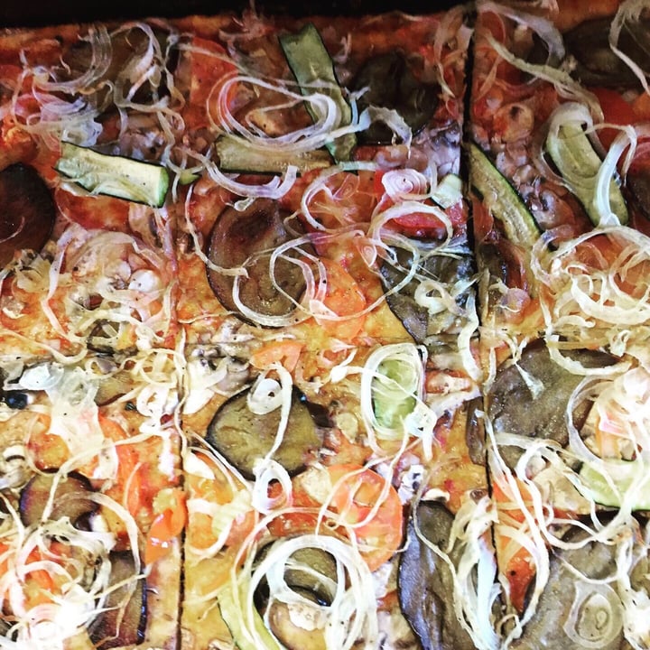 photo of Grain Mill Vegan Pizza Slices shared by @lollygreve on  22 Oct 2020 - review