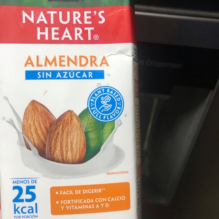 photo of Nature's Heart Bebida de almendra sin azúcar shared by @kamilamarjorie on  04 Apr 2021 - review