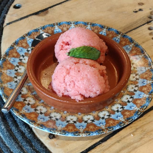 菜肴“Helado fresa”的照片