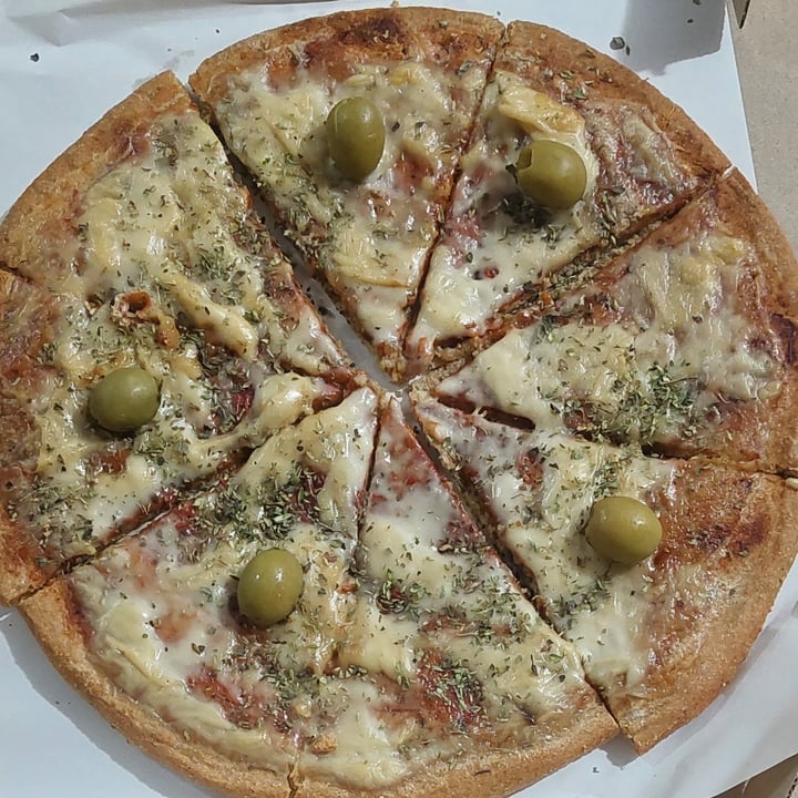 photo of Origen Vegetal Pizza Muzza Clásica shared by @carolinapan on  27 Oct 2022 - review