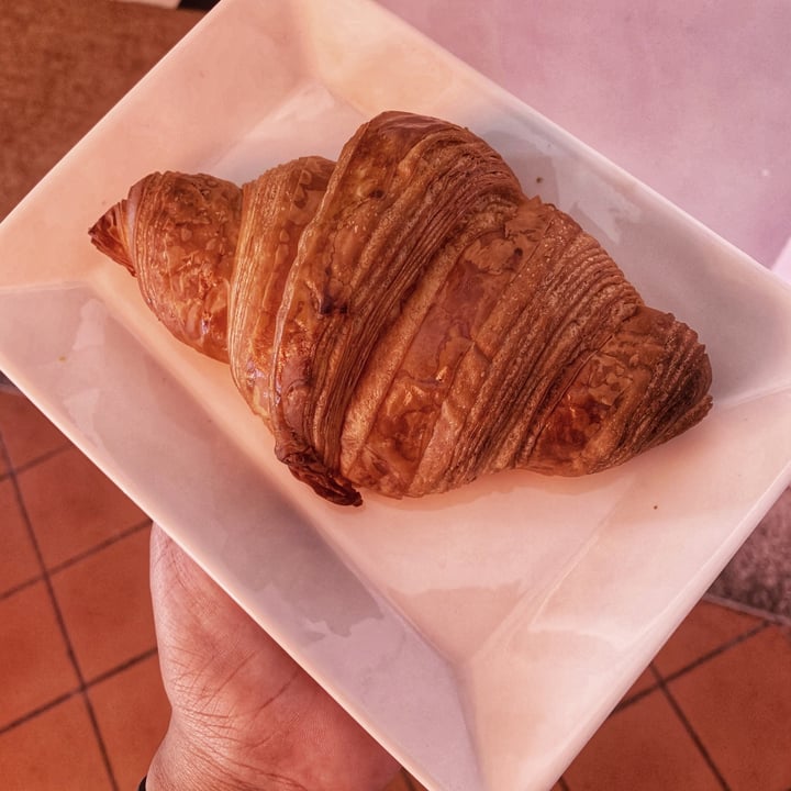 photo of Privé Robertson Quay Croissant shared by @jashment on  28 Mar 2021 - review