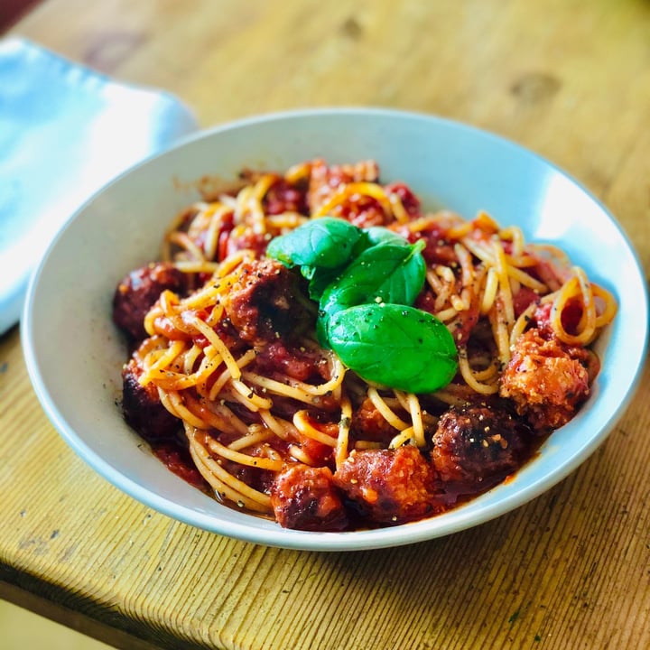 review photo of Linda McCartney's 6 Vegetarian Sausages shared by @maxwagner on 19 Sep 2020 - review