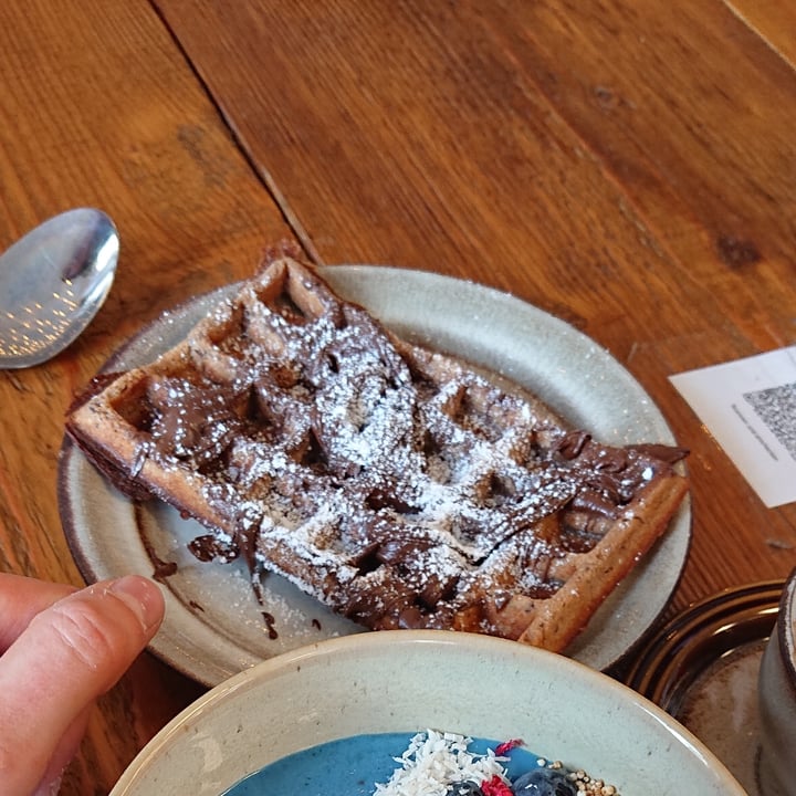 photo of Double Double Café Waffel mit Schokocreme shared by @vreakylena on  20 Oct 2021 - review
