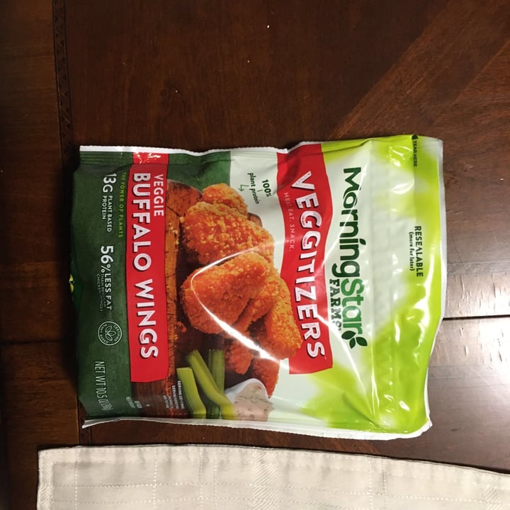 review photo of MorningStar Farms Veggitizers Veggie Buffalo Wings shared by @veganconnesuire on 09 Sep 2020 - review