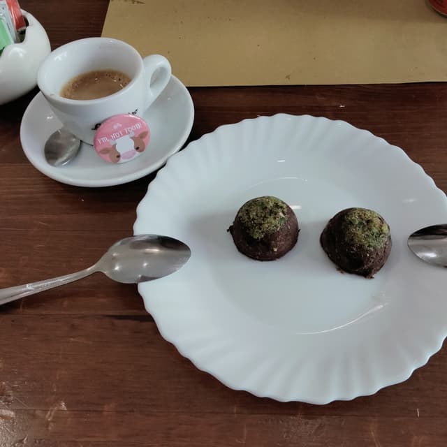 菜肴“Palline Di Cioccolato E Pistacchio”的照片