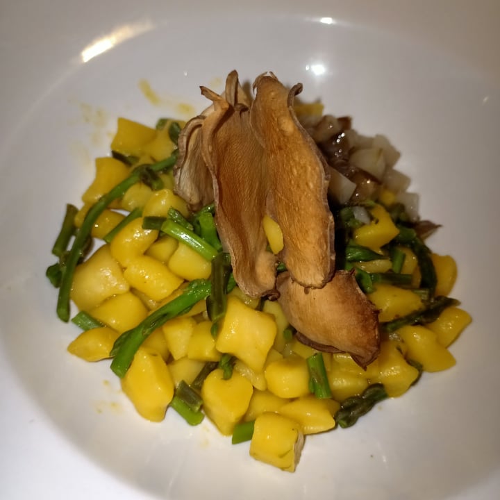 review photo of Cerchio Rosso Crema Di Patate Dolci Con Cioccolato Fondente Mandorle Tostate E Polvere Di Agrumi shared by @roseaste on 13 Apr 2022 - review