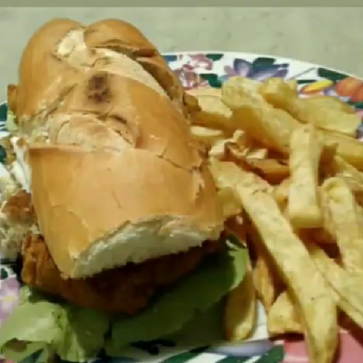 review photo of Loving Hut Microcentro Tofu sandwich shared by @matiteli on 09 Aug 2020 - review