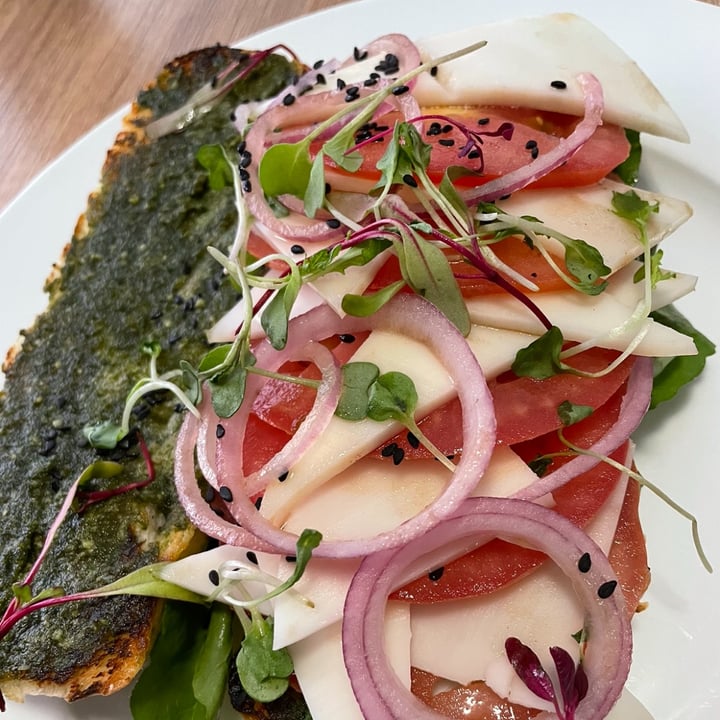 photo of Kaylee's Eatery Caprese Sandwich shared by @kathrynsveganjourney on  19 Oct 2021 - review