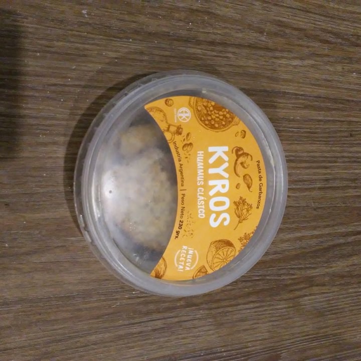 photo of Kyros Hummus clásico shared by @jaques13 on  16 Jan 2022 - review