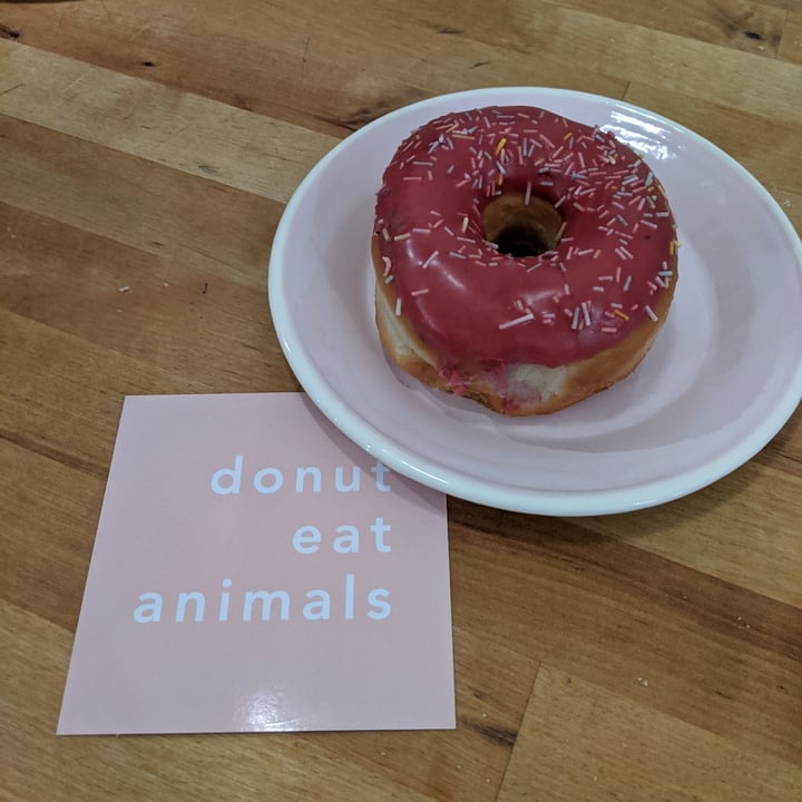 photo of Brammibal's Donuts Pink Sprinkles shared by @bitttttten on  08 May 2020 - review