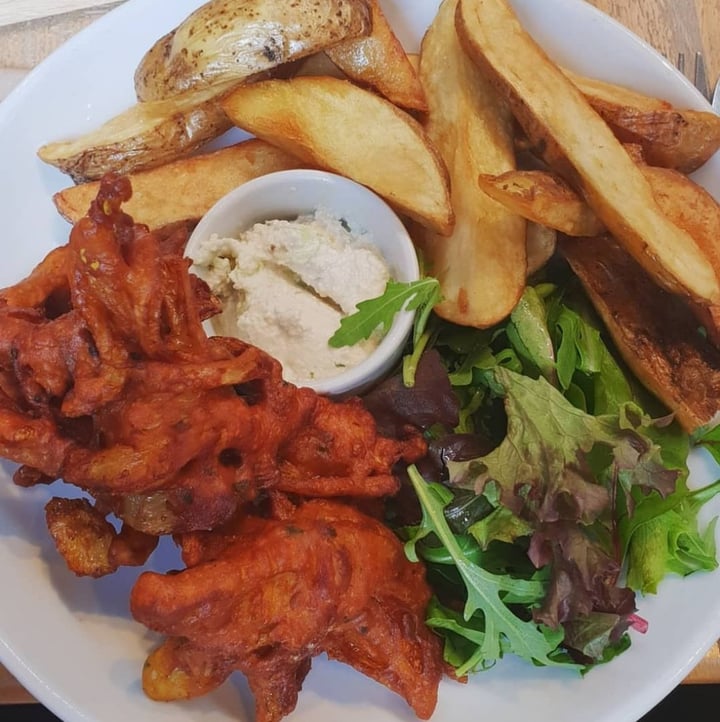 photo of Watershed Café & Bar Onion Bhajis shared by @vegaimz on  08 Sep 2019 - review