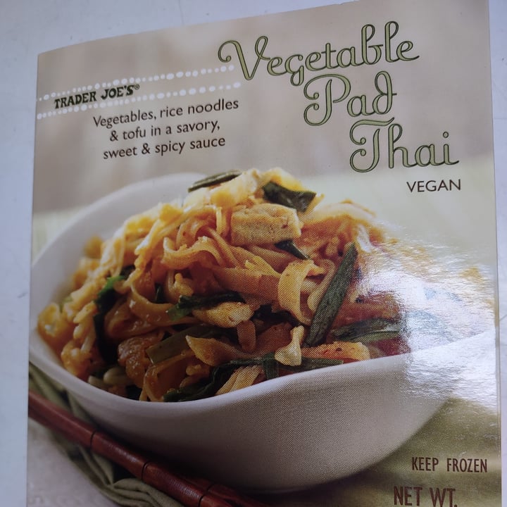 photo of Trader Joe's Vegetable Pad Thai shared by @smartassvegan on  24 Sep 2022 - review