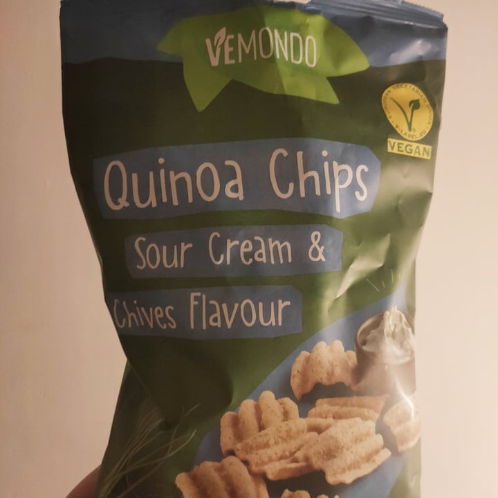 photo of Vemondo Quinoa Chips Sour Cream & Chives Flavour shared by @valatsuki on  10 Jan 2022 - review
