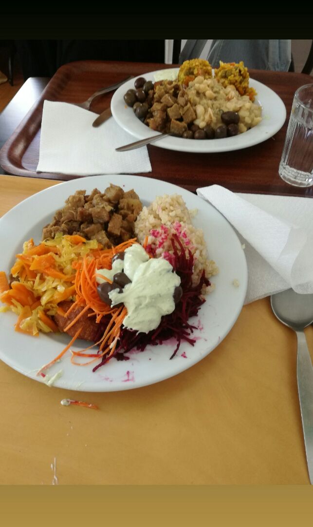 photo of A Colmeia Buffet Plate shared by @miriamqtt on  10 Apr 2020 - review