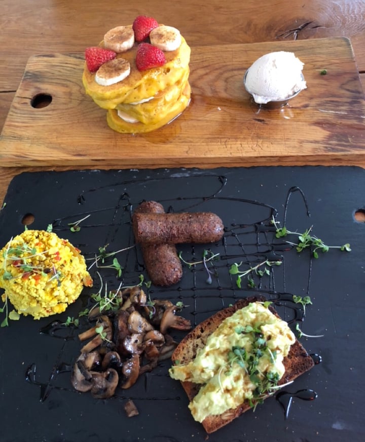 photo of Scheckter's RAW Gourmet Tofu Scramble shared by @chlo17chappell on  25 Aug 2019 - review