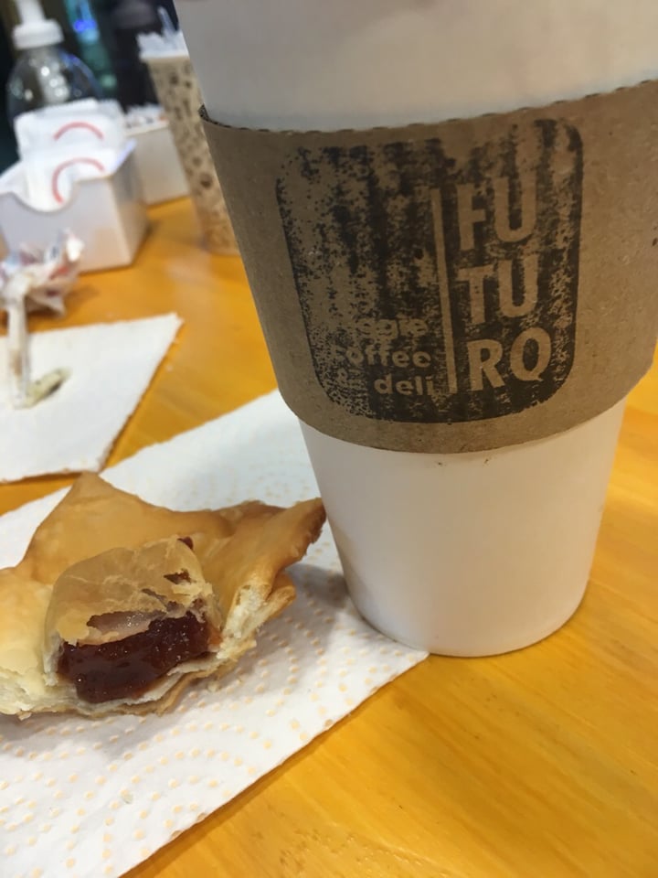 photo of Futuro Veggie - Coffee & Deli Merienda vegana shared by @camimolina on  07 Aug 2019 - review