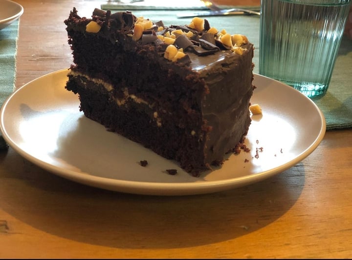 photo of Sapato Verde - Eco Vegan Store Chocolate & Peanut Butter Cake shared by @catia on  03 Dec 2019 - review