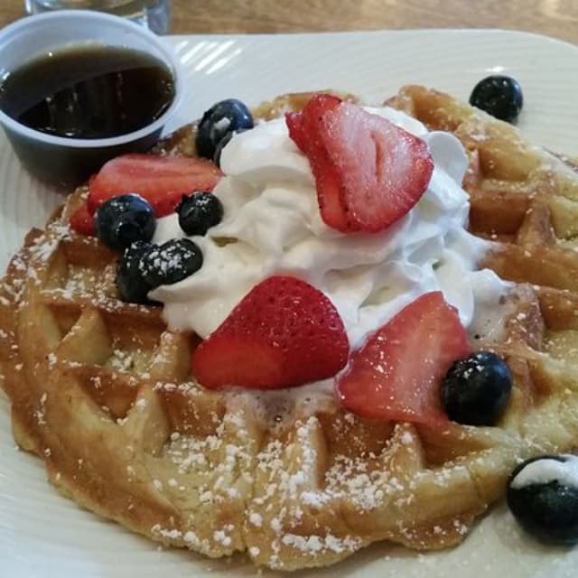 Photo du plat “Pancakes and Spring Berries”