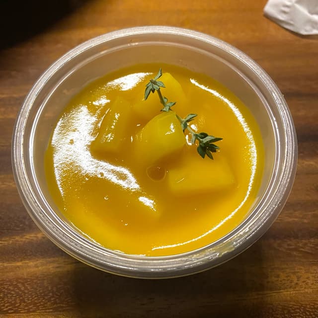 菜肴“Fresh Mango Coconut Parfait”的照片