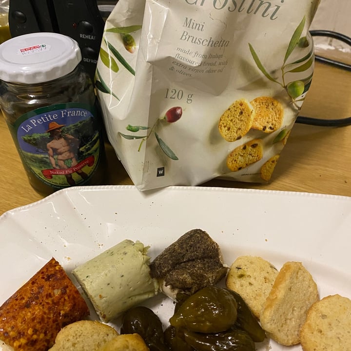 photo of Fauxmage Red Hot Chilli Chevre-Style Cashew Cheese shared by @bianca1701 on  19 Sep 2020 - review