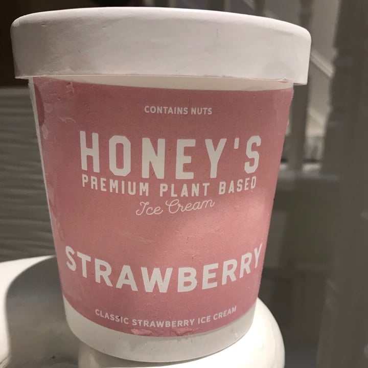 photo of Honey's premium plant based ice cream Strawberry Ice Cream shared by @whatname on  28 Jun 2021 - review