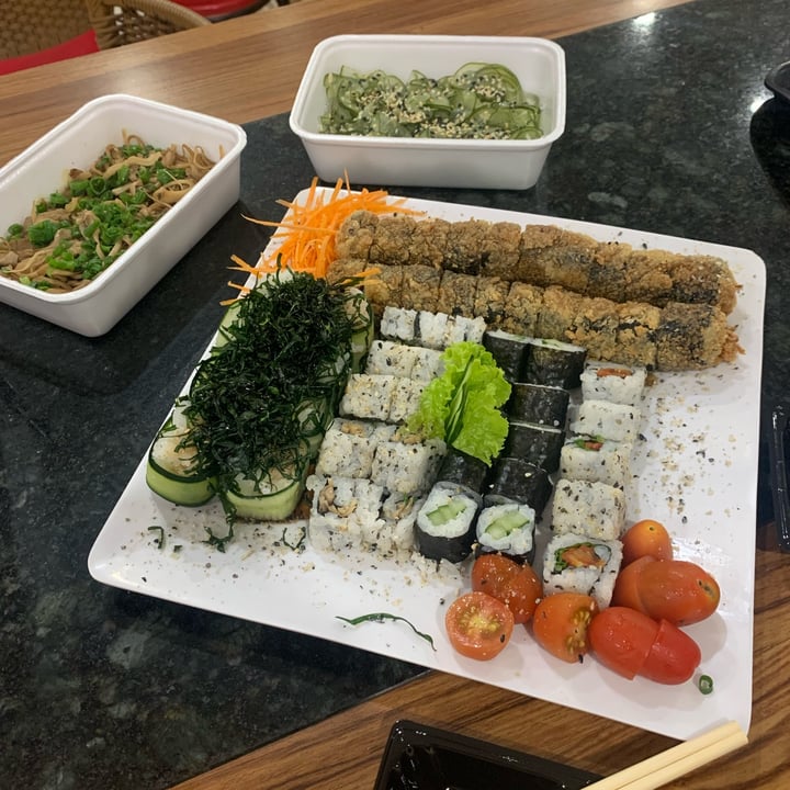 photo of SushiFan kit degustação vegetariano (veganizado) shared by @larakuerten on  19 Jun 2022 - review