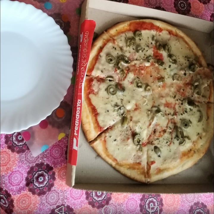 photo of Loving Hut Microcentro Pizza Muzzarella shared by @erimars on  30 Mar 2021 - review