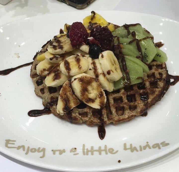 photo of Gratitude I vivir disfrutar & Regalar Waffle vegano shared by @lauchis on  04 Jul 2019 - review