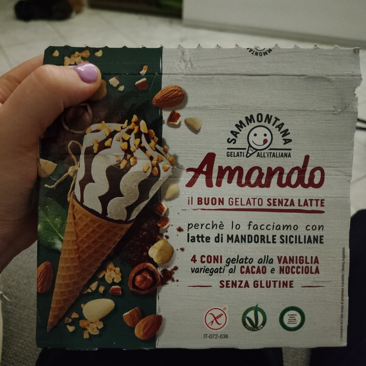 photo of Sammontana cornetto Vaniglia Variegato Con Cacao E Nocciola shared by @callaudia on  29 Jun 2022 - review