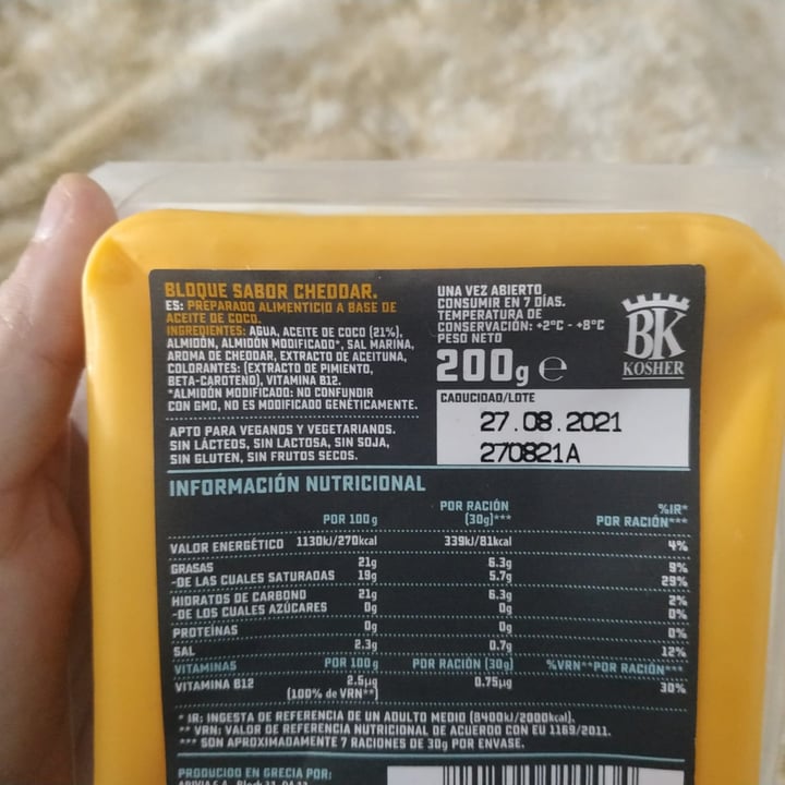 photo of Violife Bio sabor Cheddar Block shared by @katarsis on  23 Dec 2020 - review