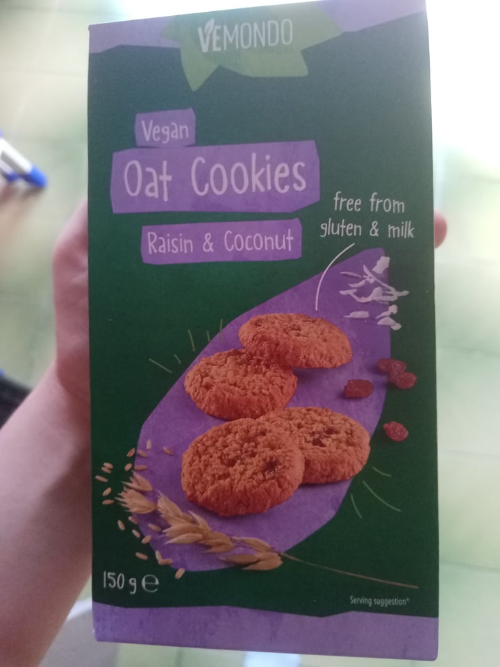 photo of Vemondo Vegan Oat Cookies Raisin & Coconut shared by @678luciaabulia on  03 Aug 2022 - review