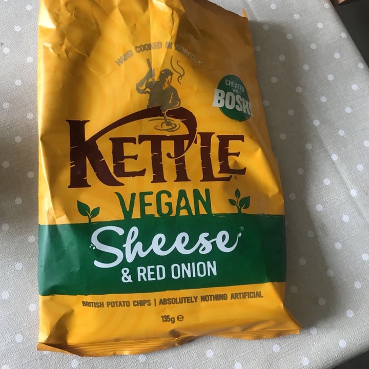 photo of Kettle Vegan Sheese & Red Onion shared by @lcmackay1 on  03 May 2020 - review