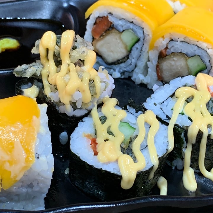 photo of 知味駅 Vegetarian sushi, Fried Vegetarian Meat Cake shared by @deledda on  22 Feb 2021 - review
