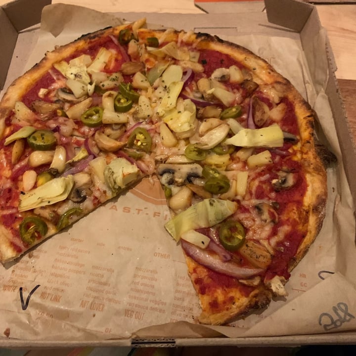 photo of Blaze Pizza build your own pizza shared by @illyparrwood on  30 Oct 2022 - review
